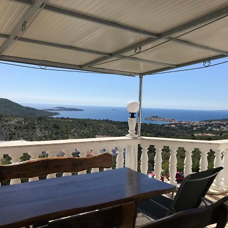Apartment Santa Marina Примоштен Екстер'єр фото