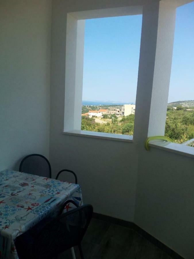 Apartment Santa Marina Примоштен Екстер'єр фото