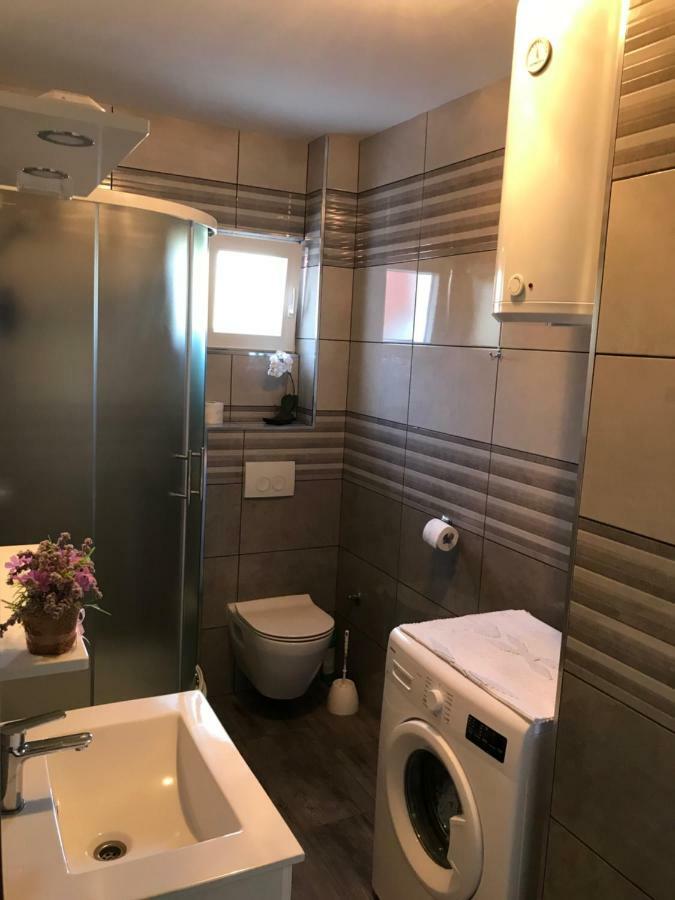 Apartment Santa Marina Примоштен Екстер'єр фото