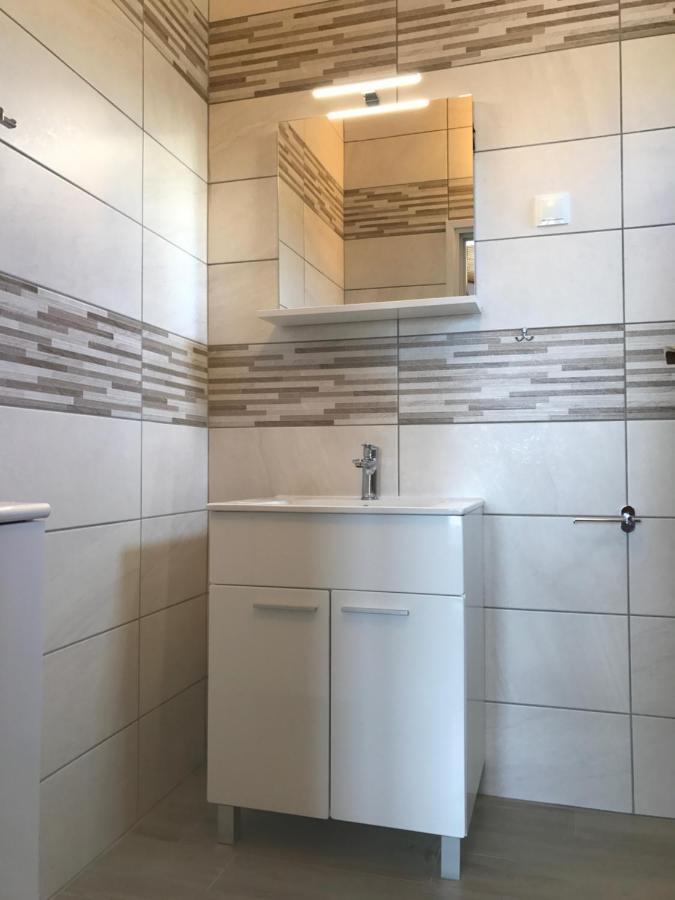 Apartment Santa Marina Примоштен Екстер'єр фото