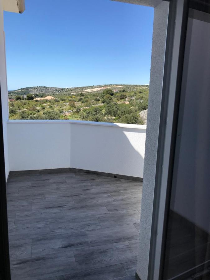 Apartment Santa Marina Примоштен Екстер'єр фото
